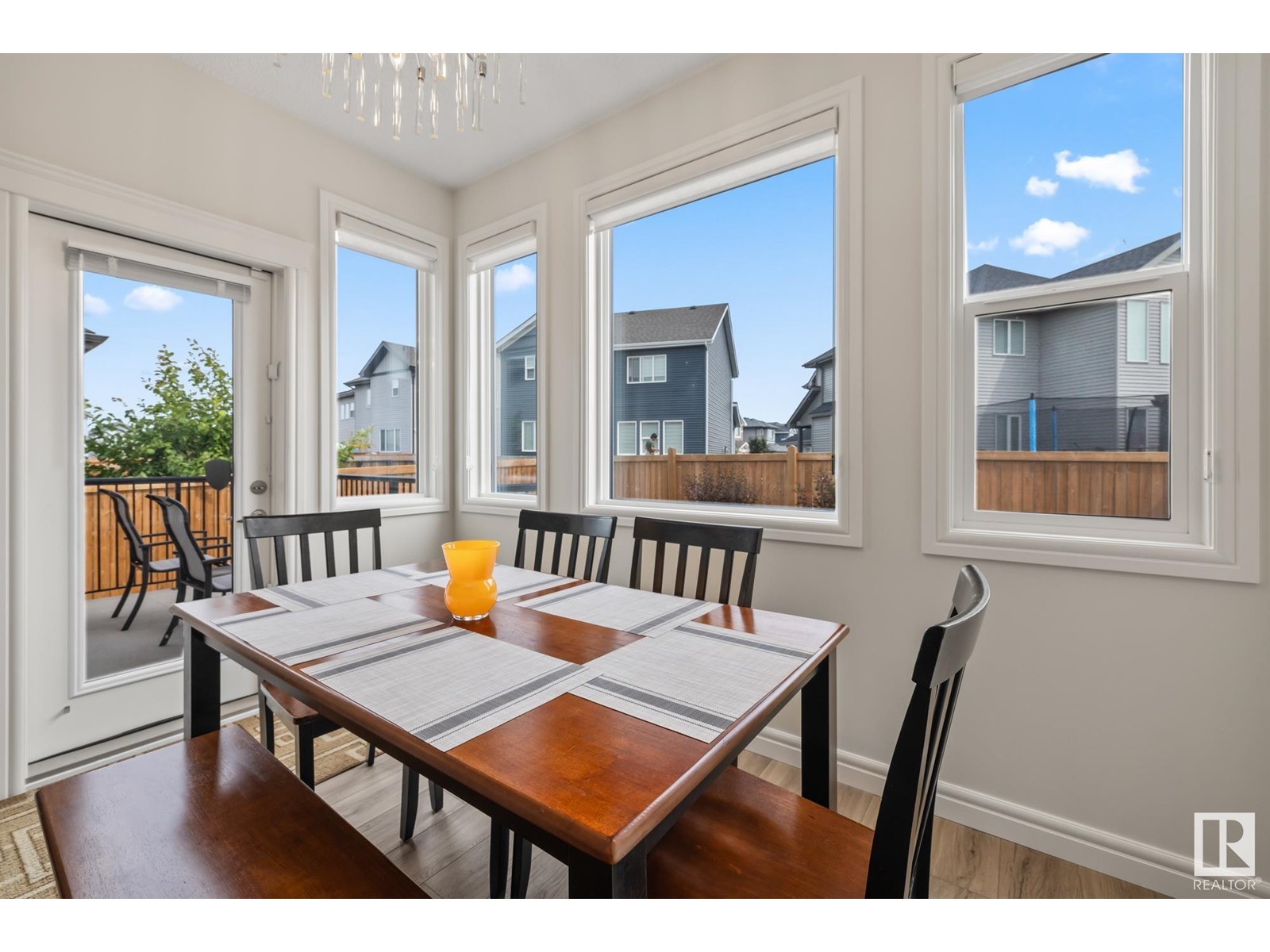 Photo 7 of 368 Edgemont Rd Nw, Edmonton AB