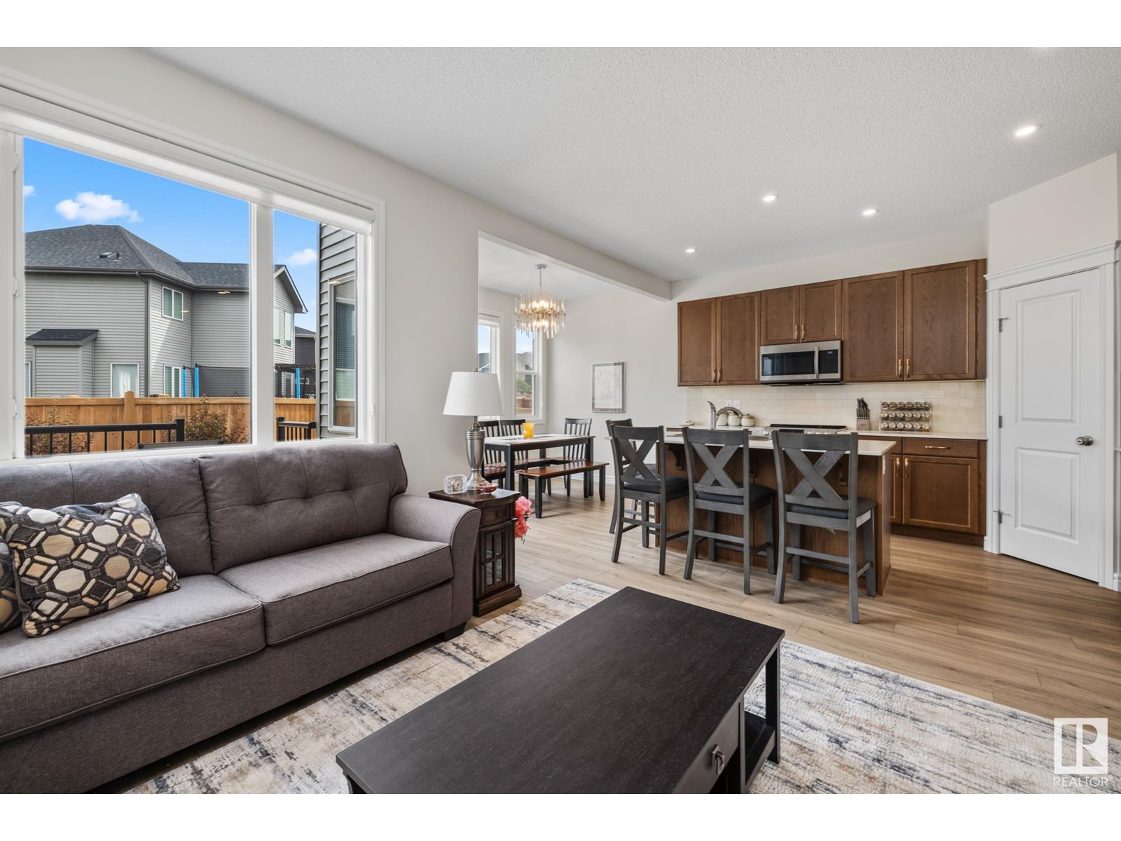 Photo 14 of 368 Edgemont Rd Nw, Edmonton AB