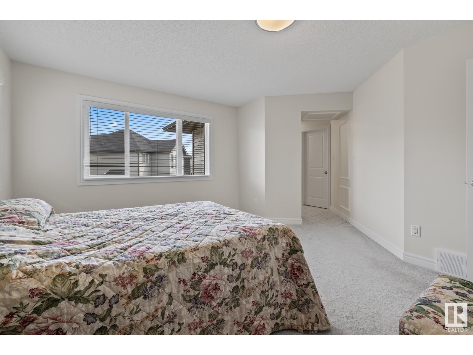 Photo 11 of 368 Edgemont Rd Nw, Edmonton AB