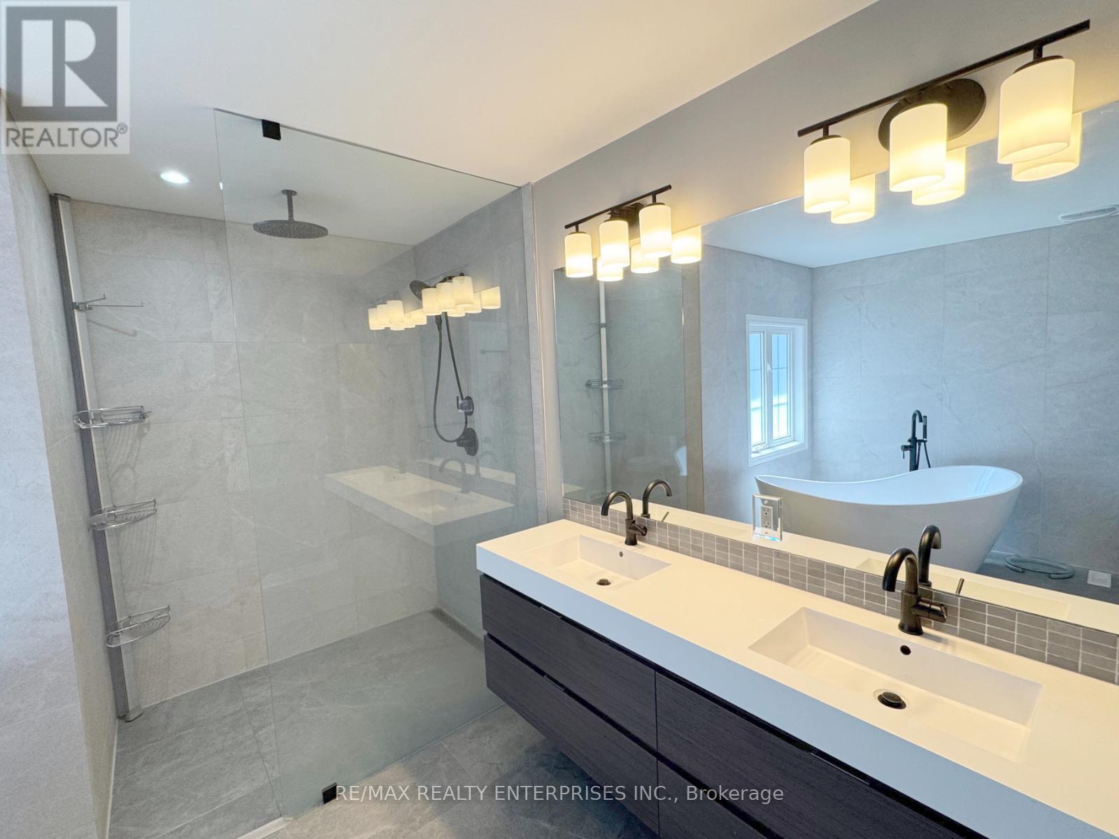 Photo 24 of 2429 Whitehorn Drive, Burlington ON