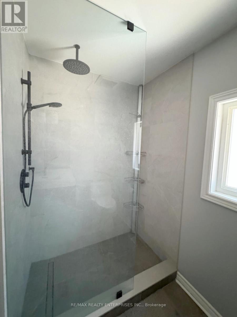 Photo 25 of 2429 Whitehorn Drive, Burlington ON