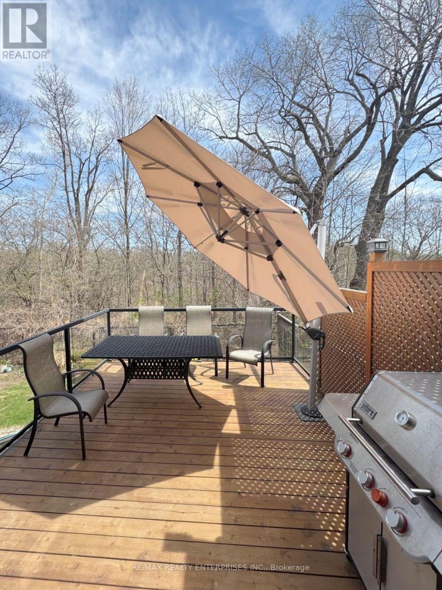 Photo 12 of 2429 Whitehorn Drive, Burlington ON