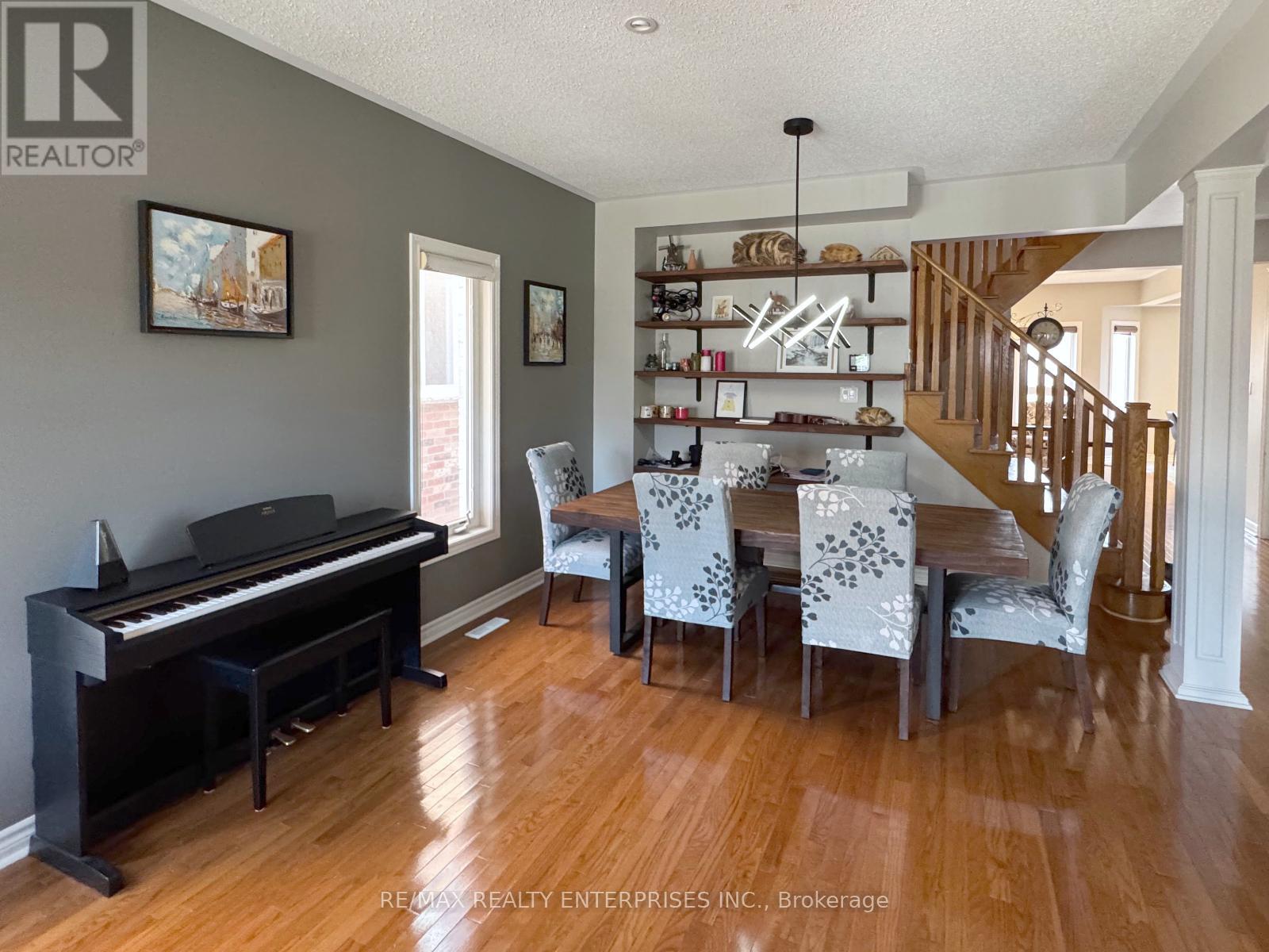 Photo 1 of 2429 Whitehorn Drive, Burlington ON