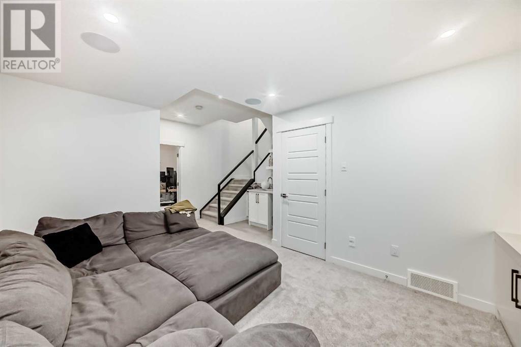 Single Family House for Sale in    Street SW Shaganappi Calgary 