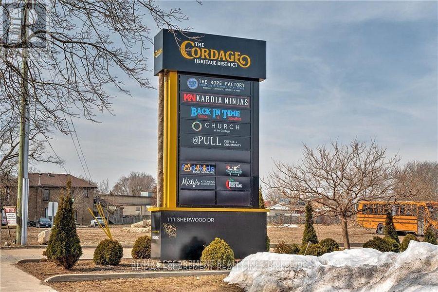 Photo 16 of 8 111 Sherwood Drive, Brantford ON