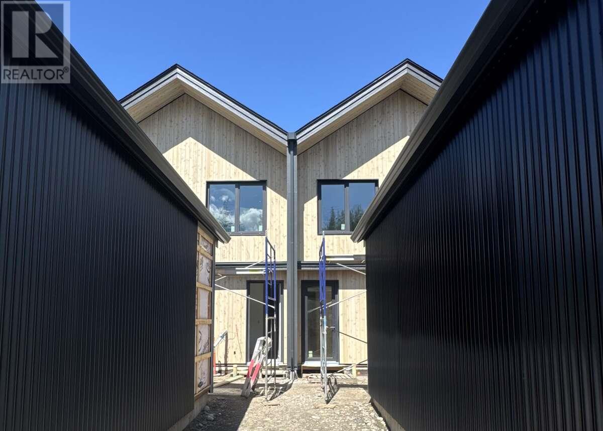 1048 Williams Gate Lane, Revelstoke