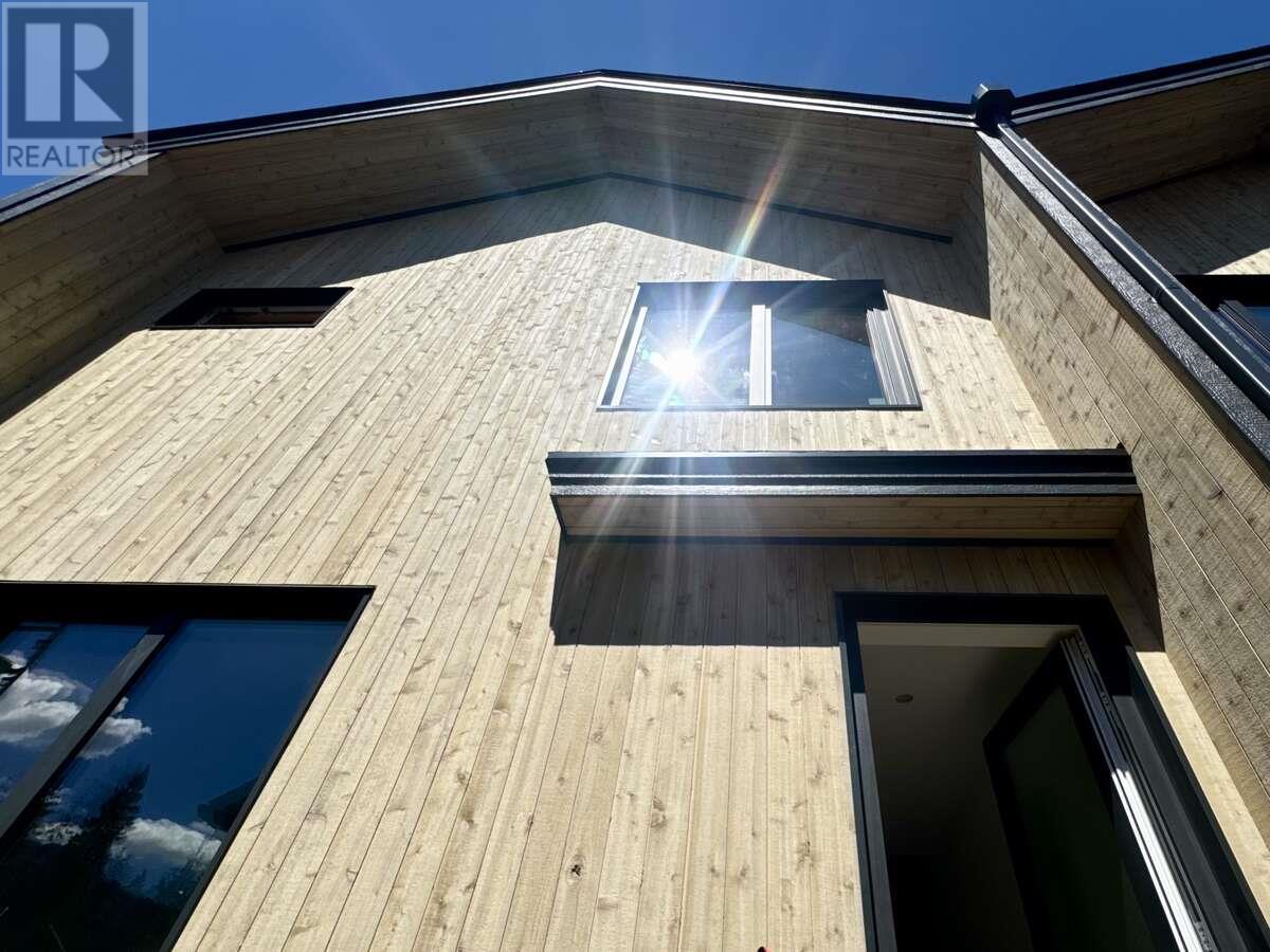 1048 Williams Gate Lane, Revelstoke