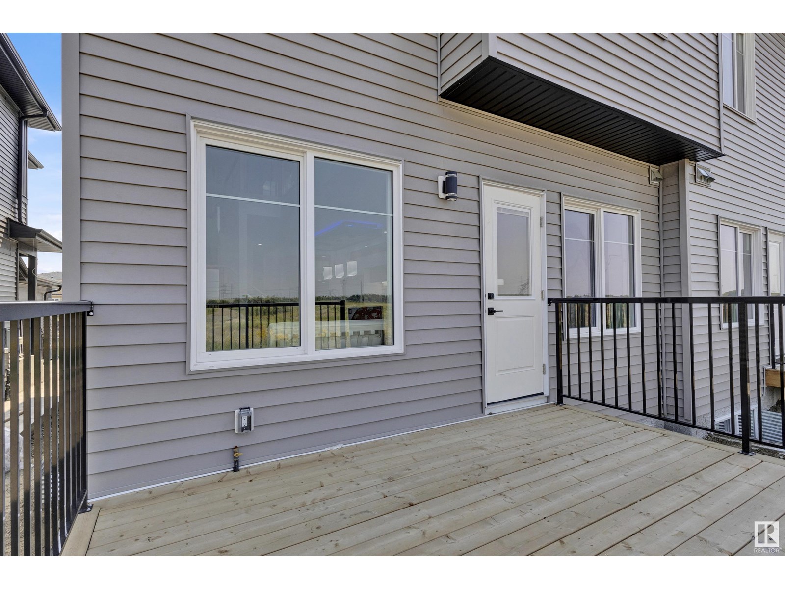 Photo 30 of 2020 155 Av Nw, Edmonton AB