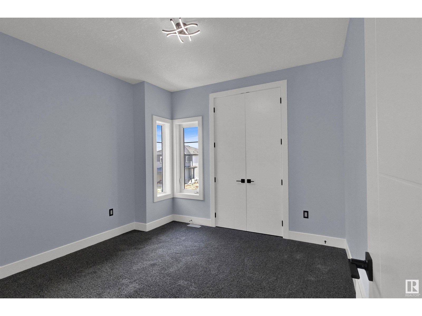 Photo 5 of 2020 155 Av Nw, Edmonton AB