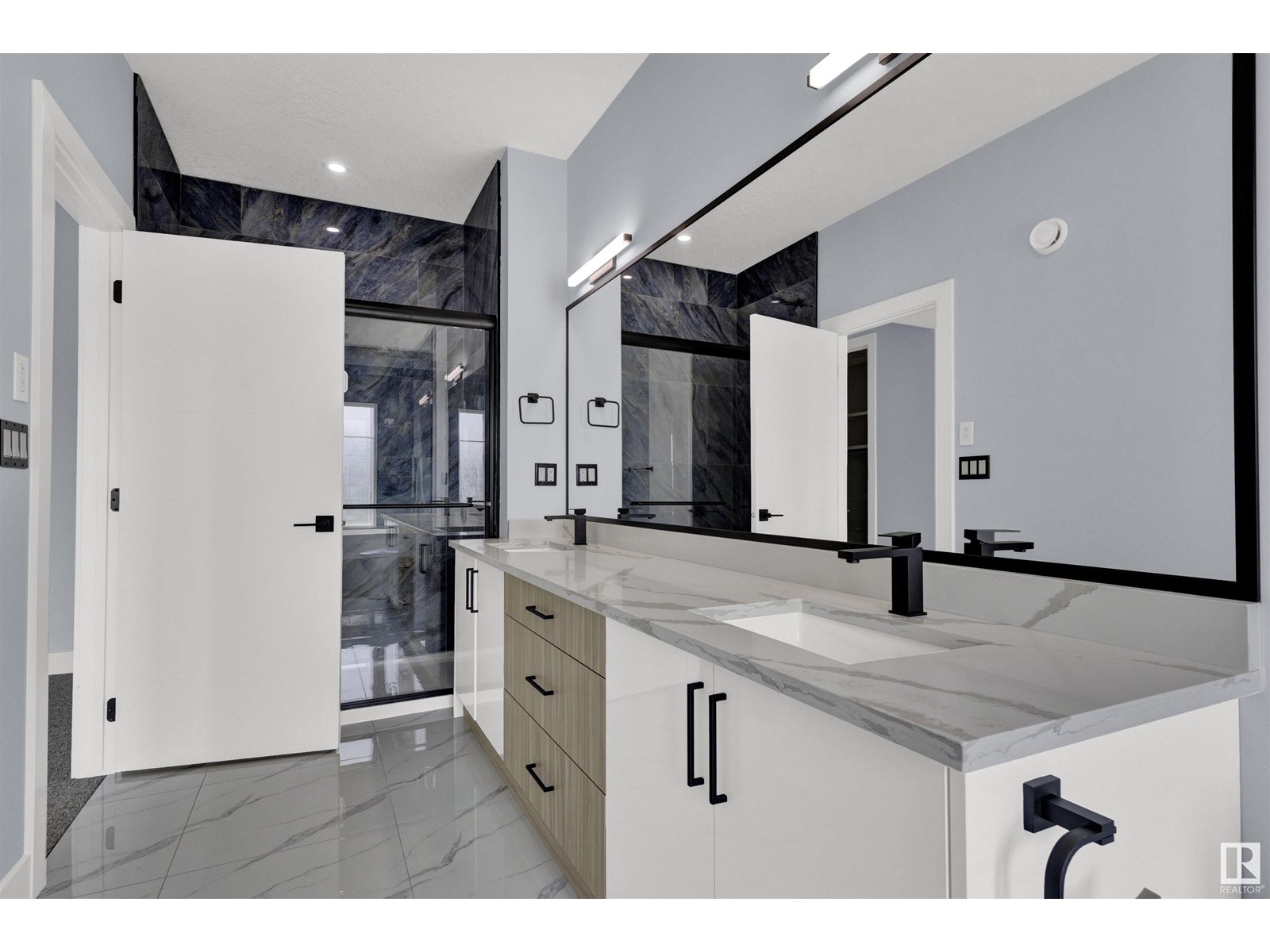 Photo 8 of 2020 155 Av Nw, Edmonton AB