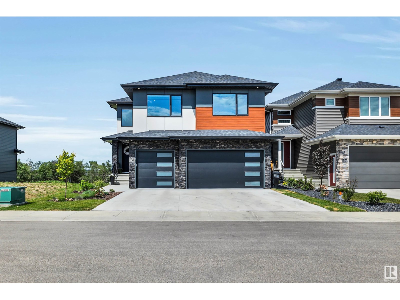 Photo 2 of 1293 Peregrine Tc Nw, Edmonton AB
