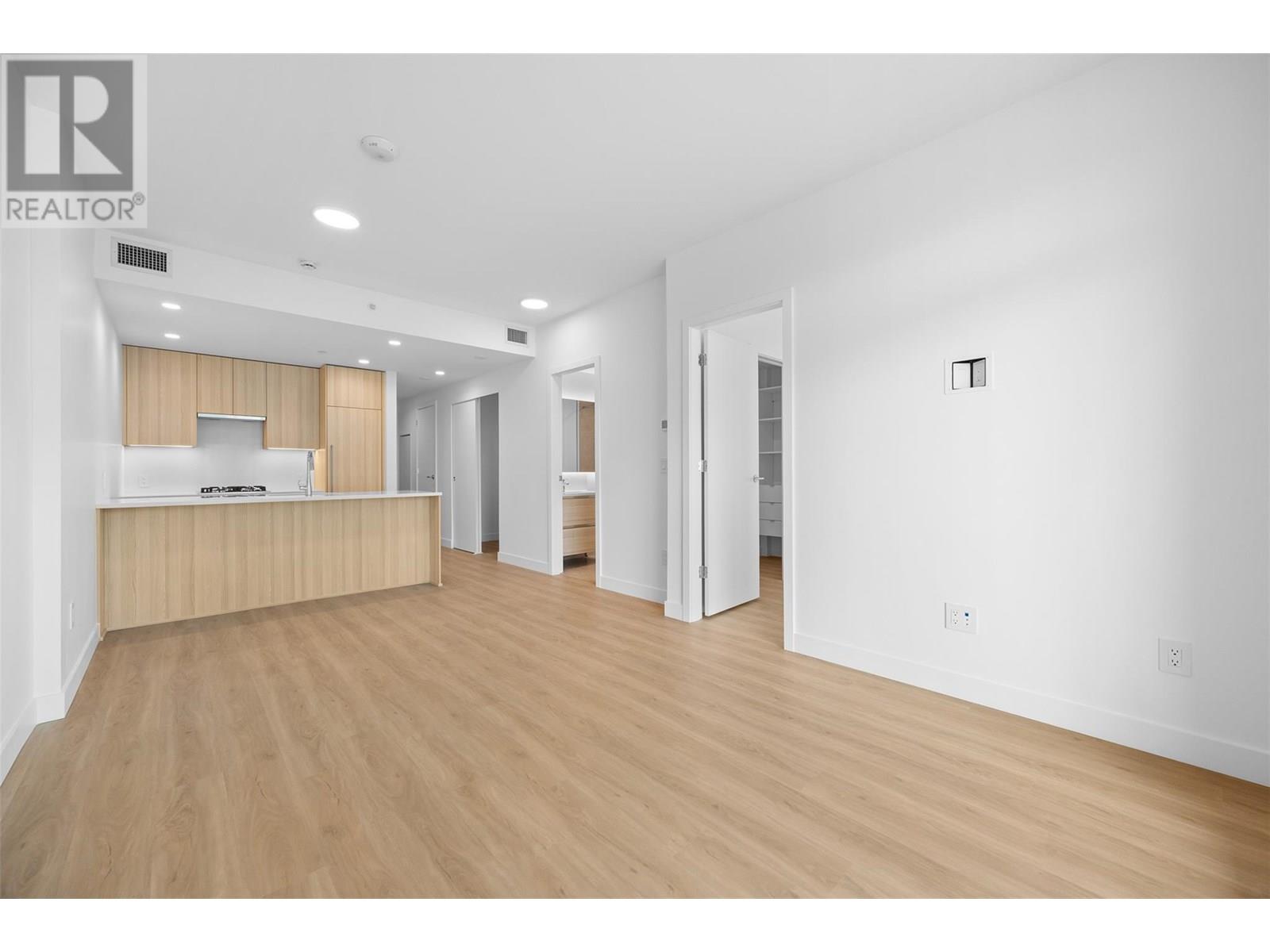 Photo 12 of 238 Leon Avenue Unit 1403, Kelowna BC