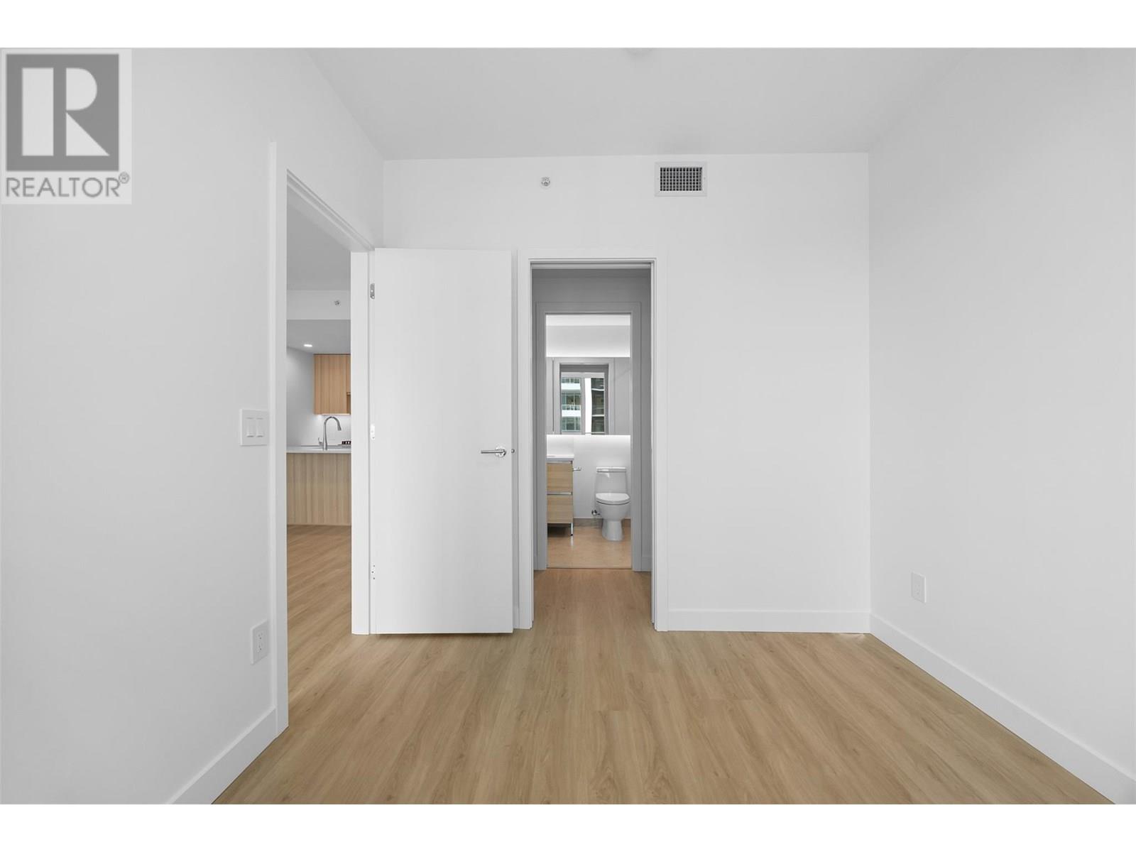 Photo 14 of 238 Leon Avenue Unit 1403, Kelowna BC