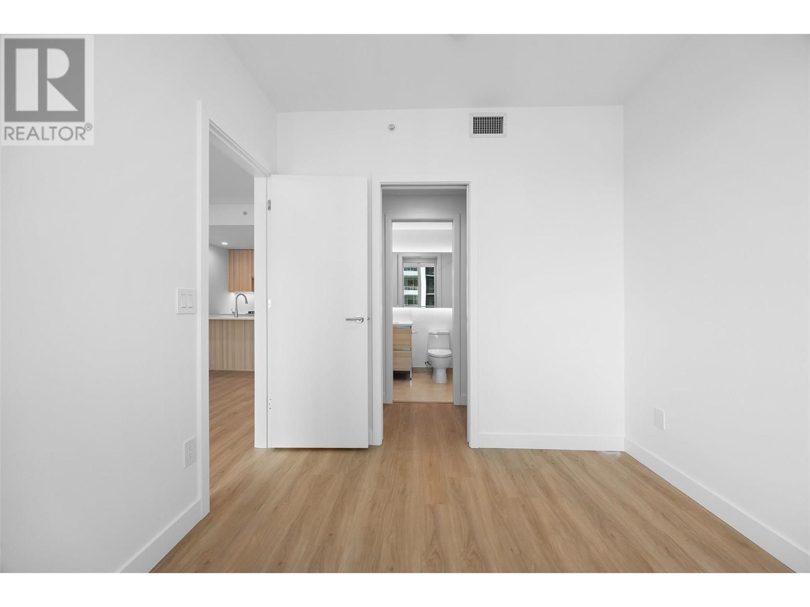 Photo 16 of 238 Leon Avenue Unit 1403, Kelowna BC