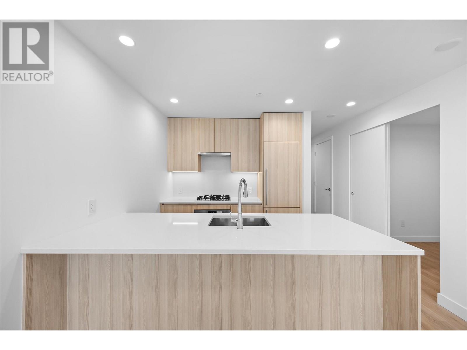 Photo 8 of 238 Leon Avenue Unit 1403, Kelowna BC
