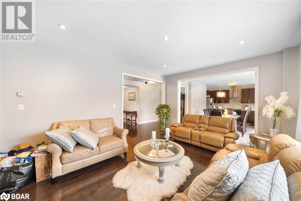 Photo 10 of 1426 Kellough Street, Innisfil ON