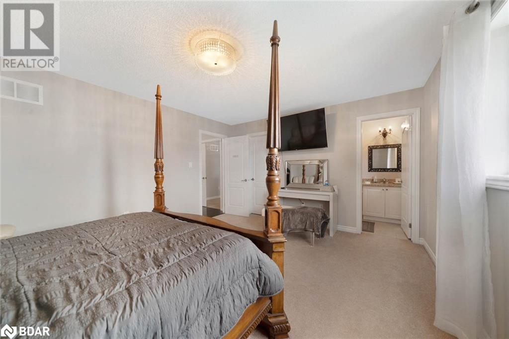 Photo 8 of 1426 Kellough Street, Innisfil ON
