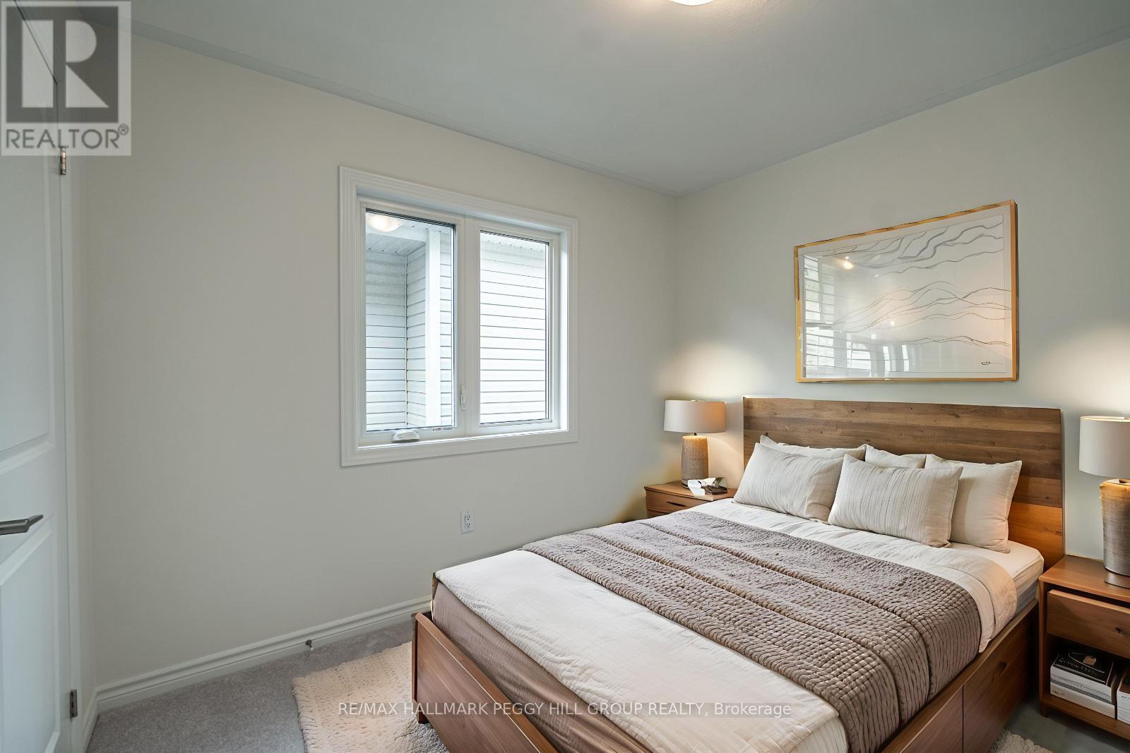 Photo 10 of 11 Gemini Drive, Barrie ON