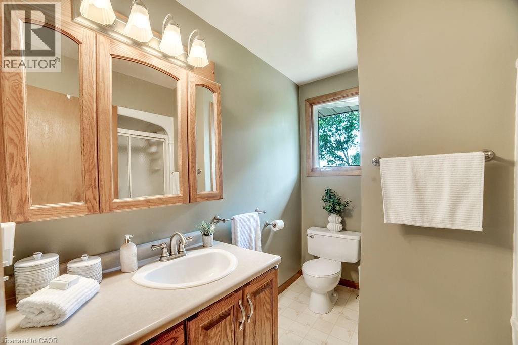Photo 4 of 881 Kings Row, Dunnville ON