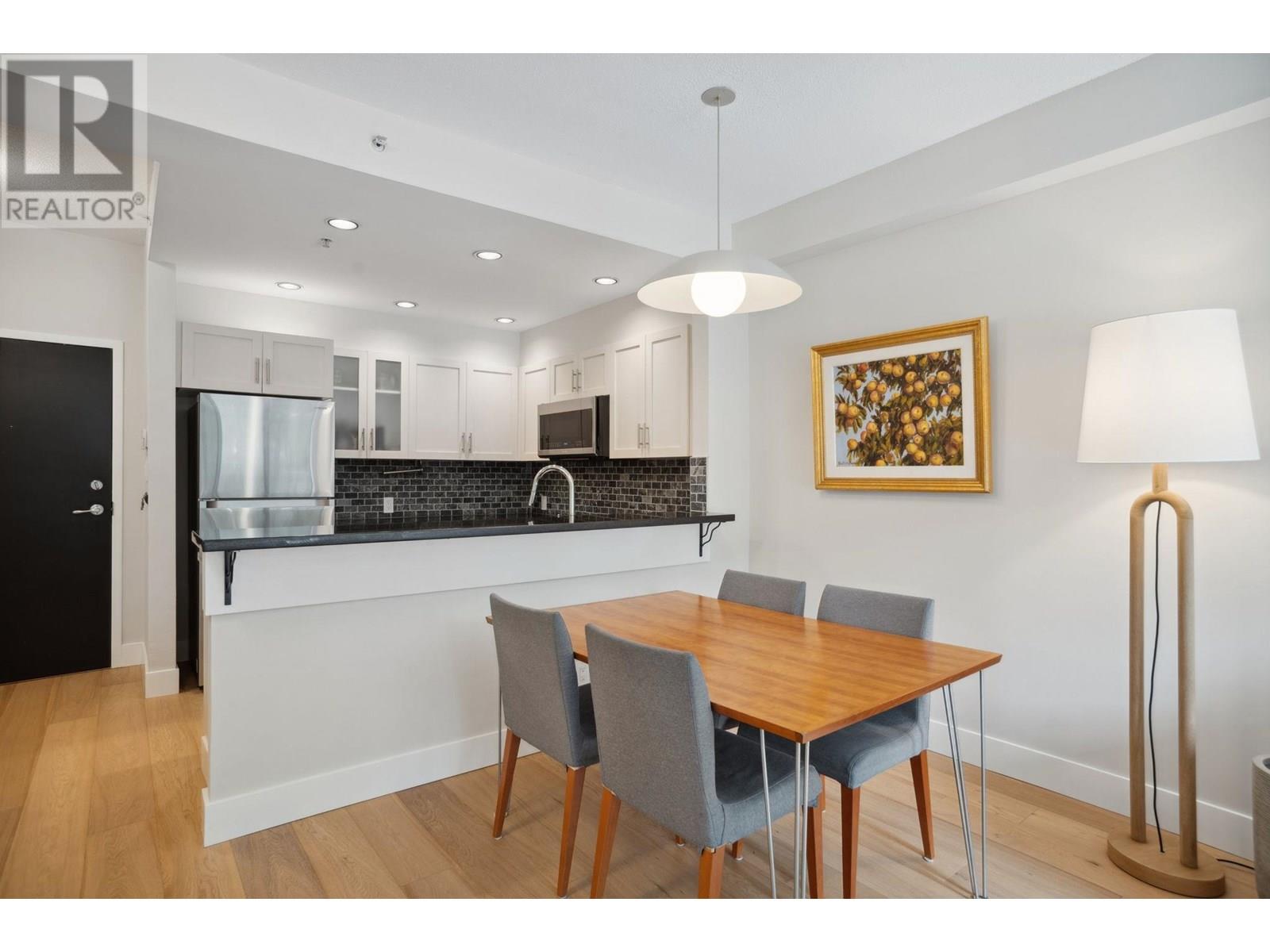 Photo 6 of 100 1688 Robson Street, Vancouver BC