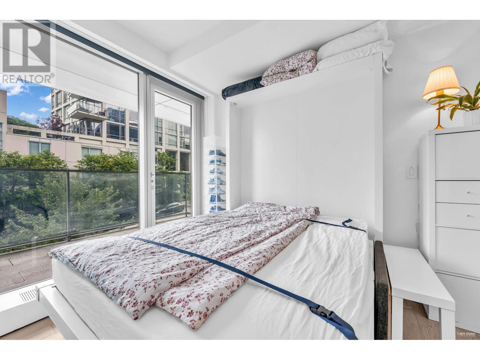 Photo 9 of 303 1480 Howe Street, Vancouver BC