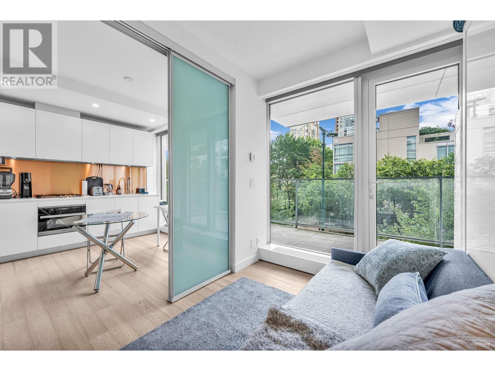 Photo 12 of 303 1480 Howe Street, Vancouver BC