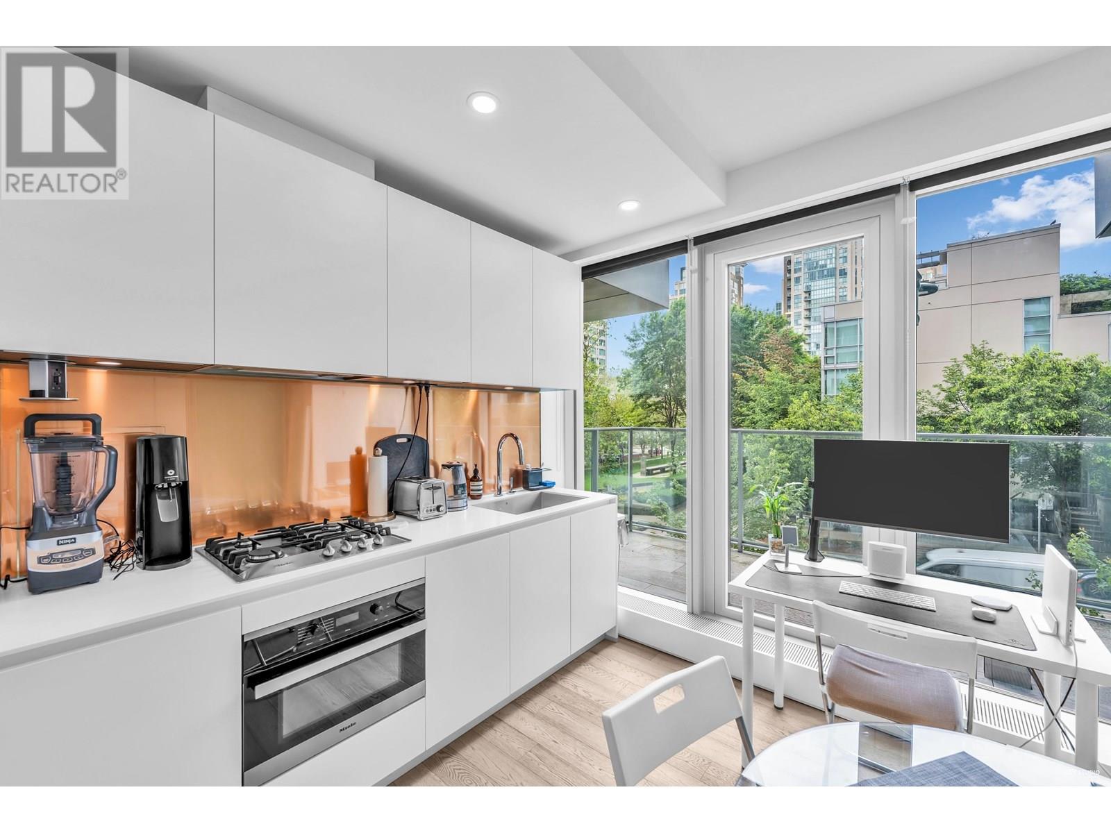Photo 18 of 303 1480 Howe Street, Vancouver BC