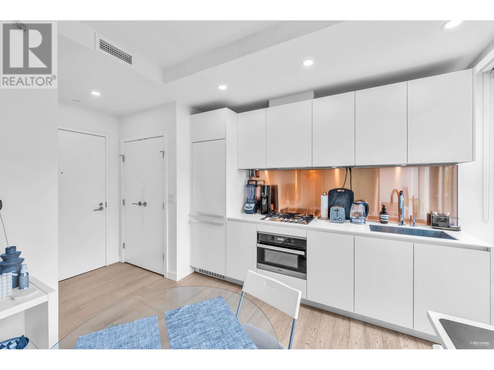Photo 20 of 303 1480 Howe Street, Vancouver BC