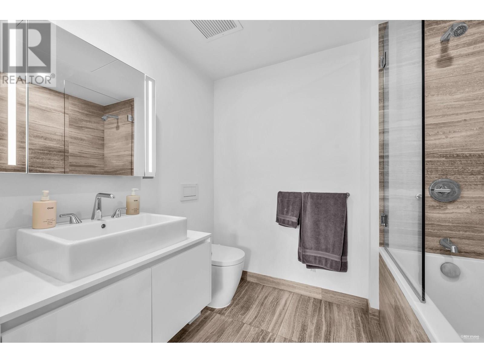 Photo 6 of 303 1480 Howe Street, Vancouver BC