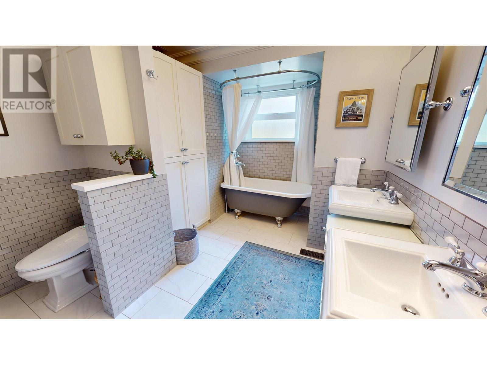 Photo 5 of 1606 E 15th Avenue, Vancouver BC
