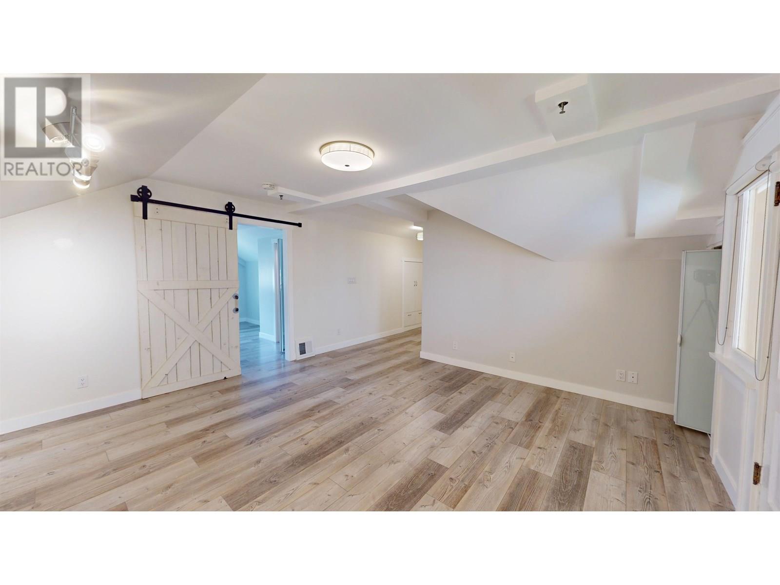 Photo 20 of 1606 E 15th Avenue, Vancouver BC
