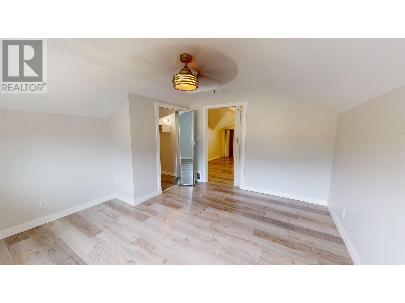 Photo 11 of 1606 E 15th Avenue, Vancouver BC