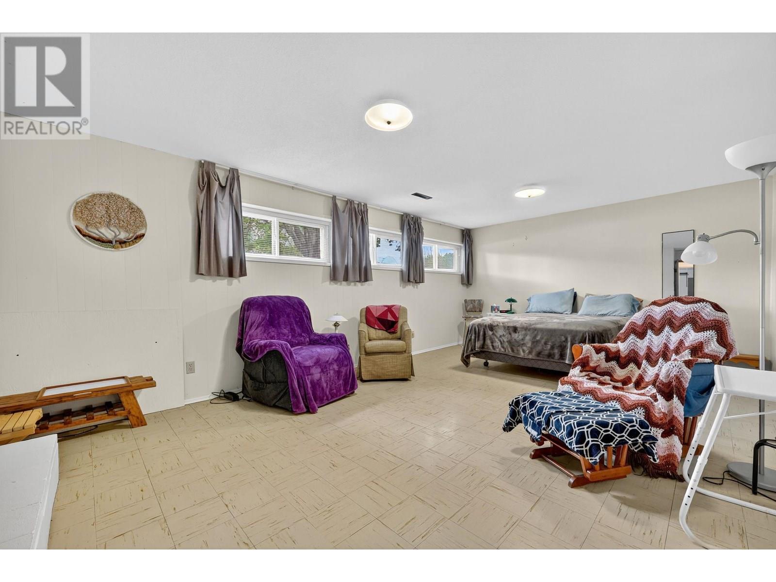 Photo 22 of 1498 Lombardy Square, Kelowna BC