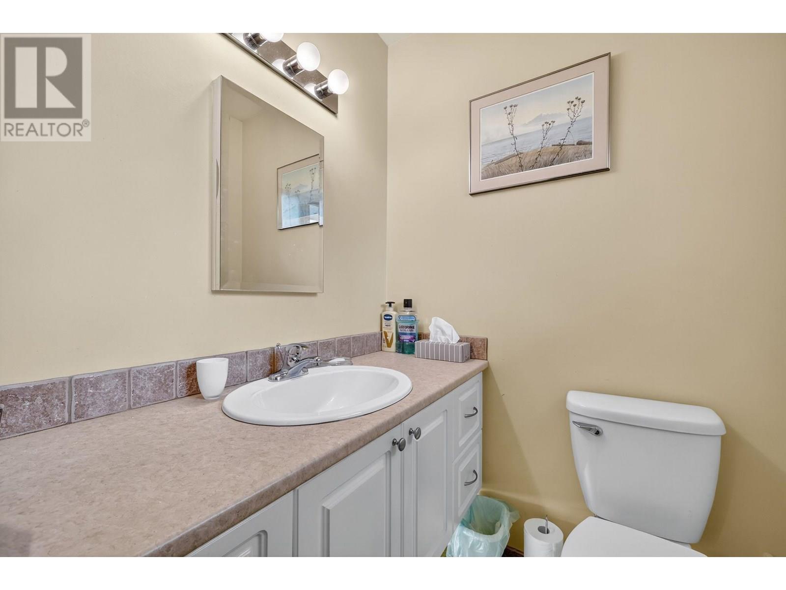 Photo 19 of 1498 Lombardy Square, Kelowna BC