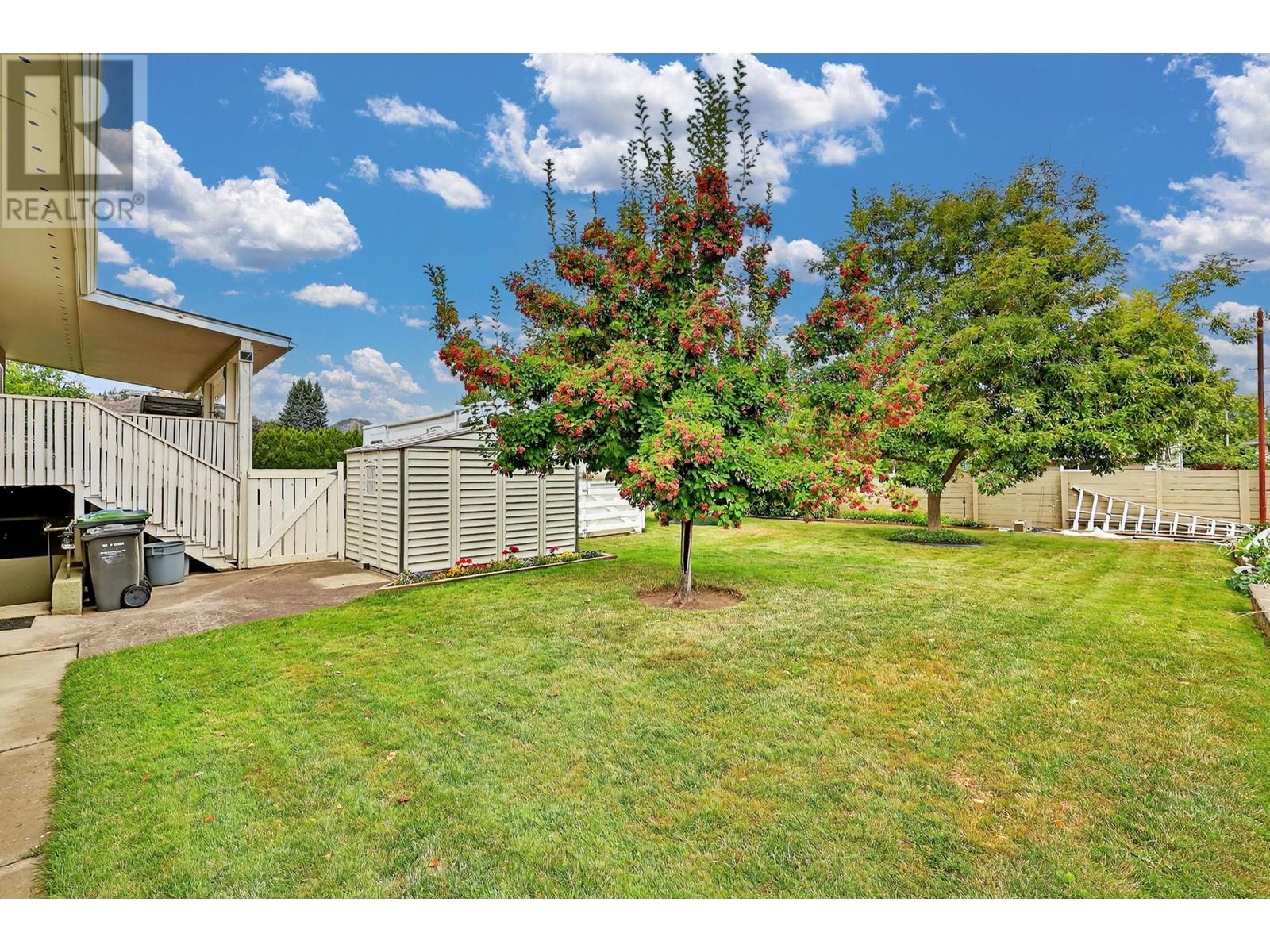 Photo 37 of 1498 Lombardy Square, Kelowna BC