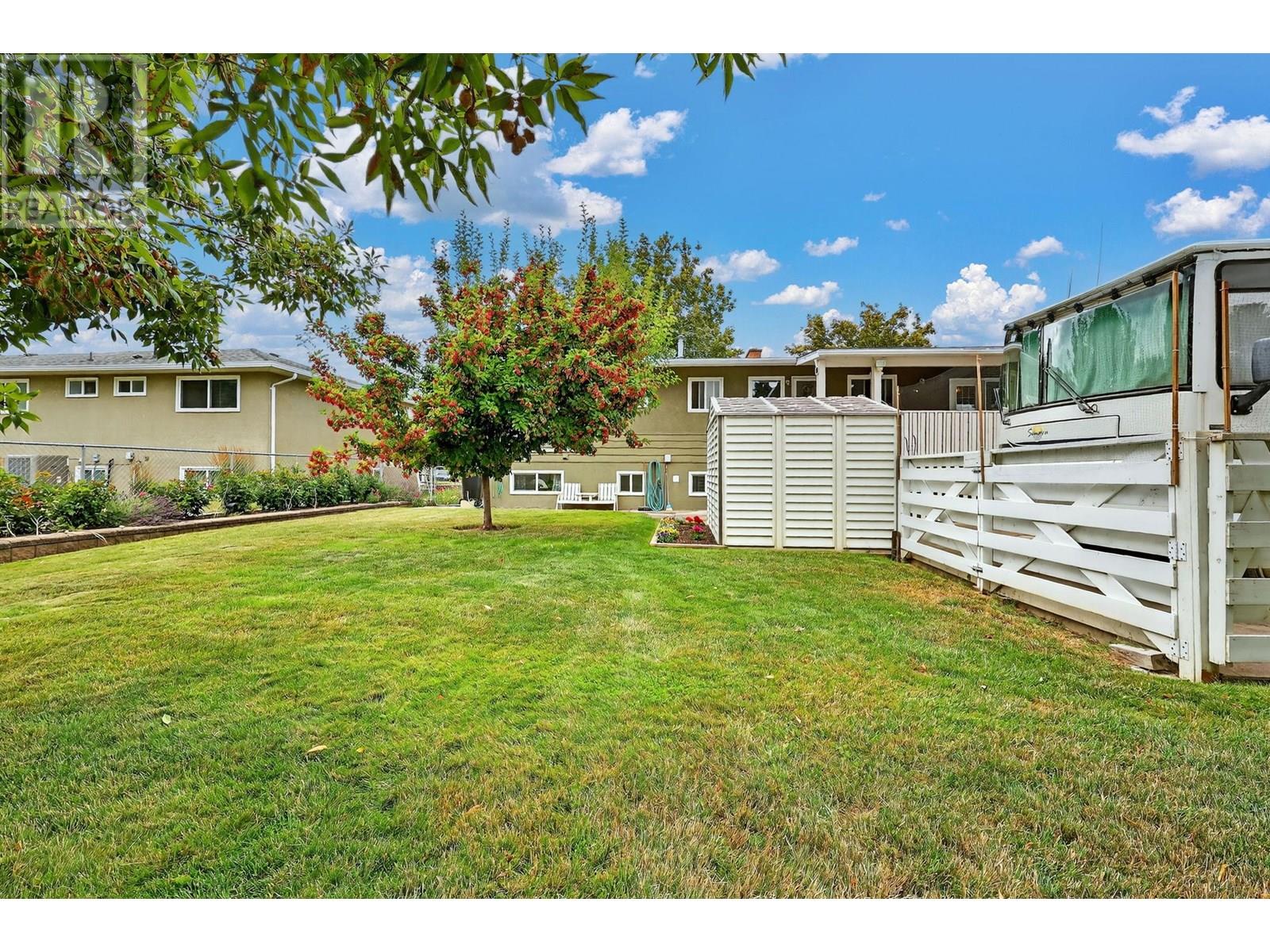 Photo 43 of 1498 Lombardy Square, Kelowna BC