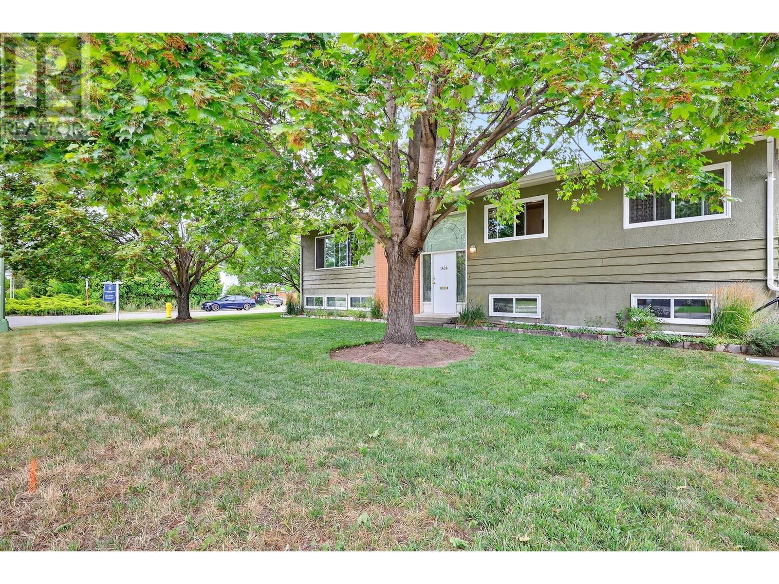 Photo 33 of 1498 Lombardy Square, Kelowna BC