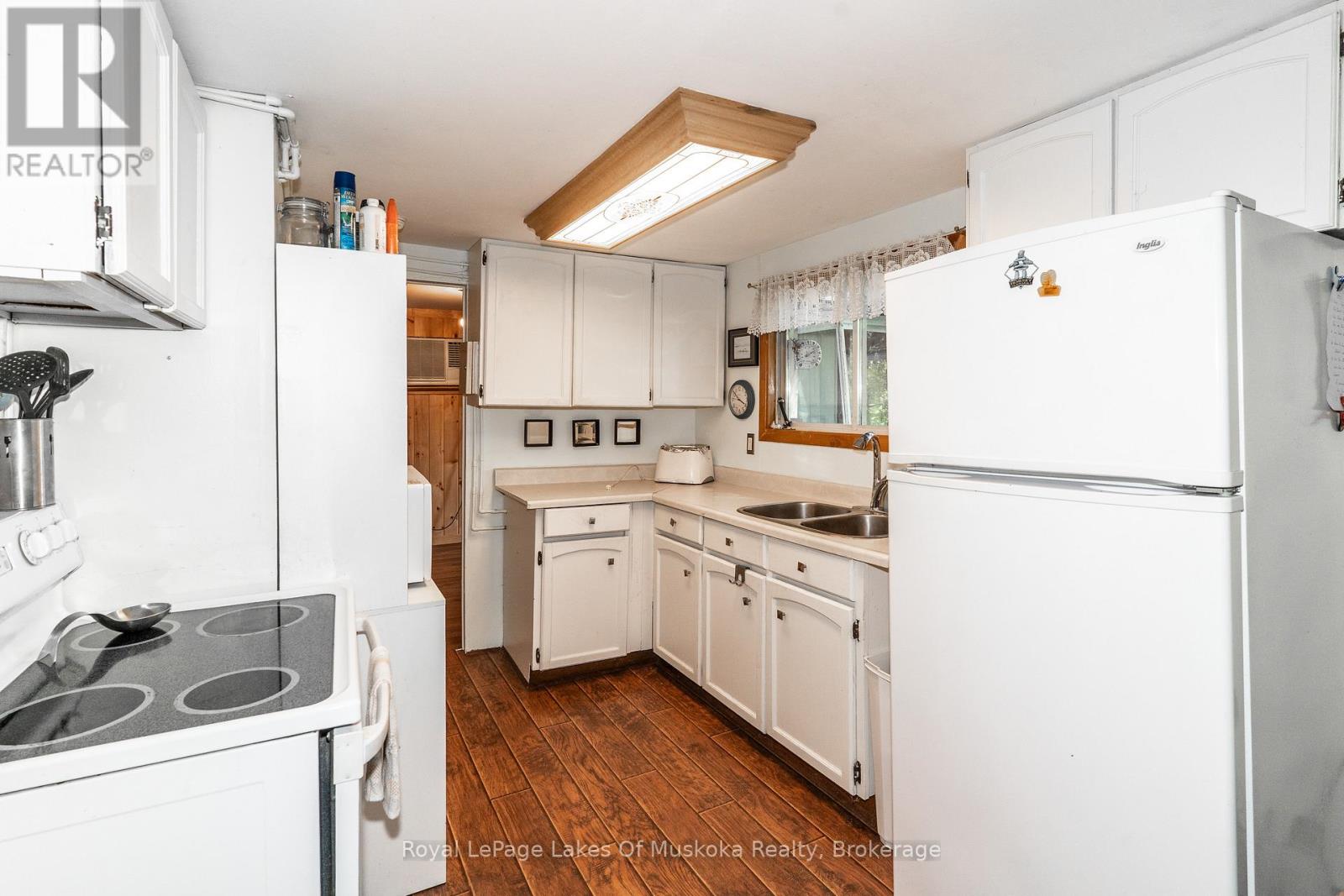 Photo 4 of 1024 1025 White Pines Road, Lake Of Bays ON