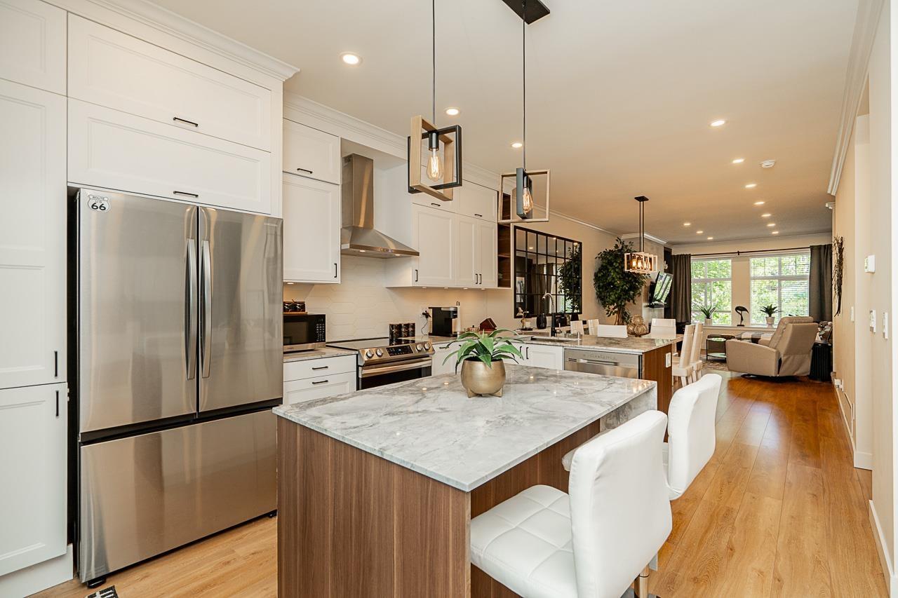 Photo 8 of 34 18828 69 Avenue, Surrey BC