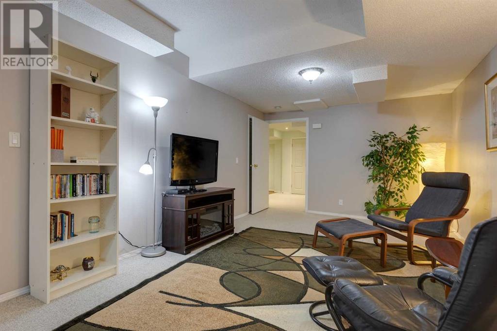 Single Family House 3 Level for Sale in  Silver Springs Road NW Silver Springs Calgary 
