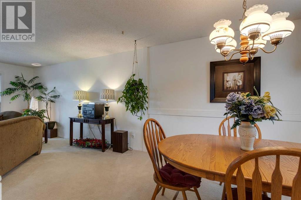 Single Family House 3 Level for Sale in  Silver Springs Road NW Silver Springs Calgary 