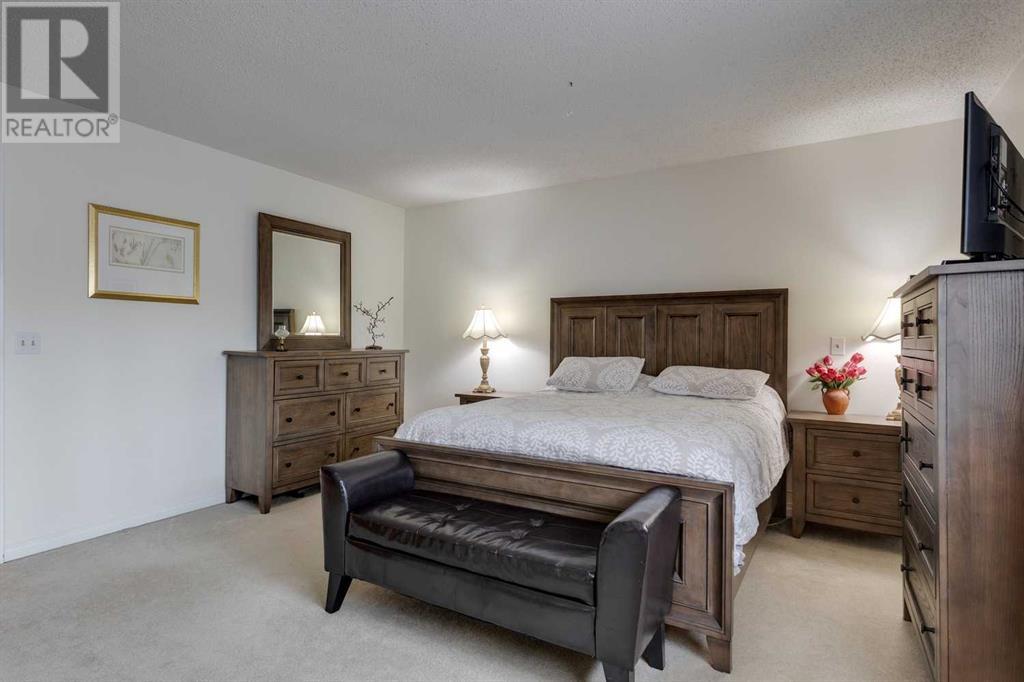 Single Family House 3 Level for Sale in  Silver Springs Road NW Silver Springs Calgary 