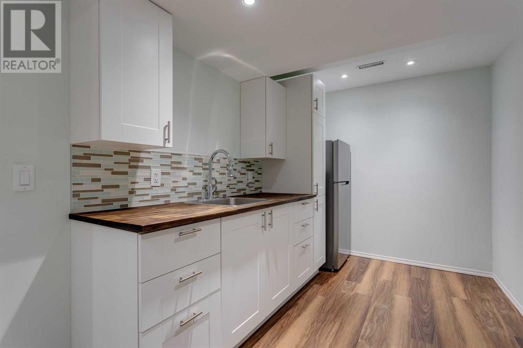 Single Family House 3 Level for Sale in  Silver Springs Road NW Silver Springs Calgary 