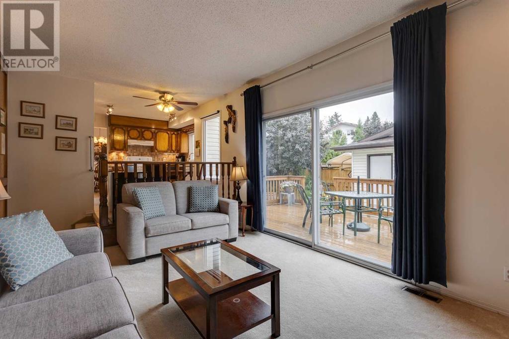 Single Family House 3 Level for Sale in  Silver Springs Road NW Silver Springs Calgary 