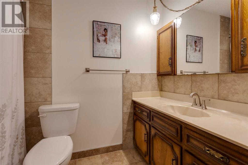 Single Family House 3 Level for Sale in  Silver Springs Road NW Silver Springs Calgary 