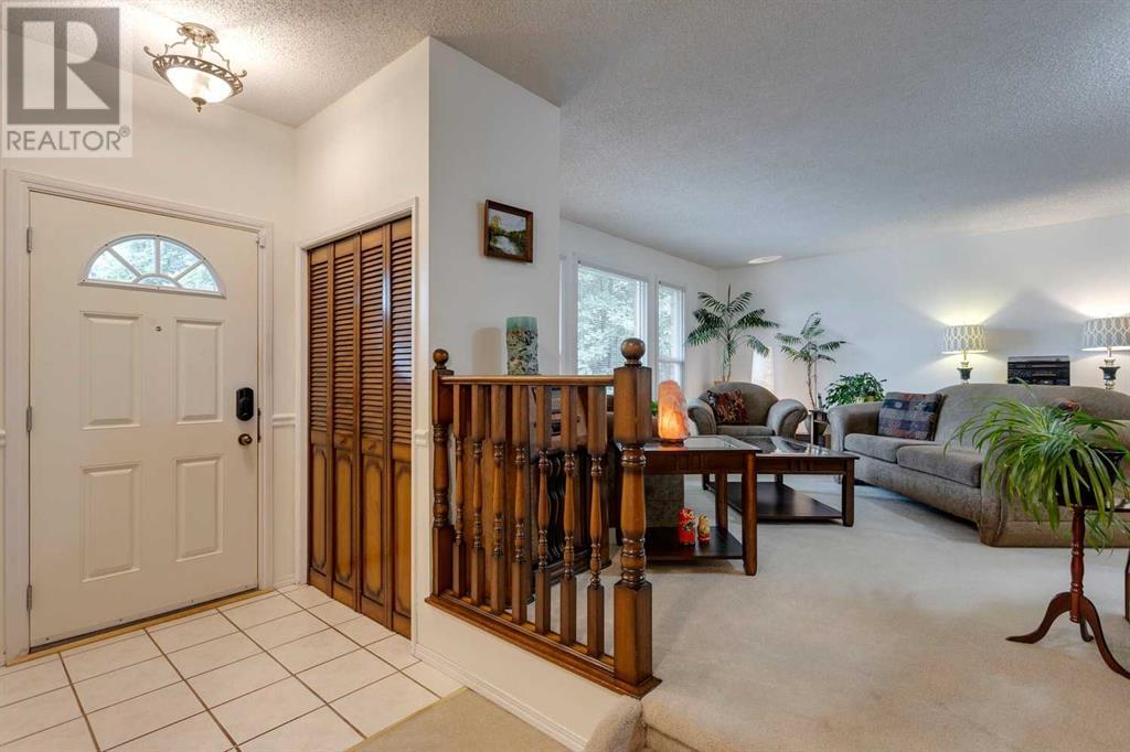 Single Family House 3 Level for Sale in  Silver Springs Road NW Silver Springs Calgary 