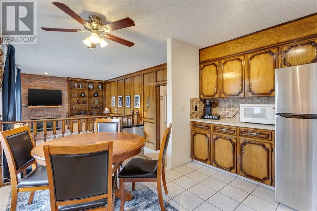 Single Family House 3 Level for Sale in  Silver Springs Road NW Silver Springs Calgary 