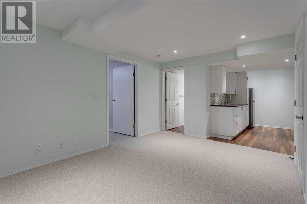 Single Family House 3 Level for Sale in  Silver Springs Road NW Silver Springs Calgary 