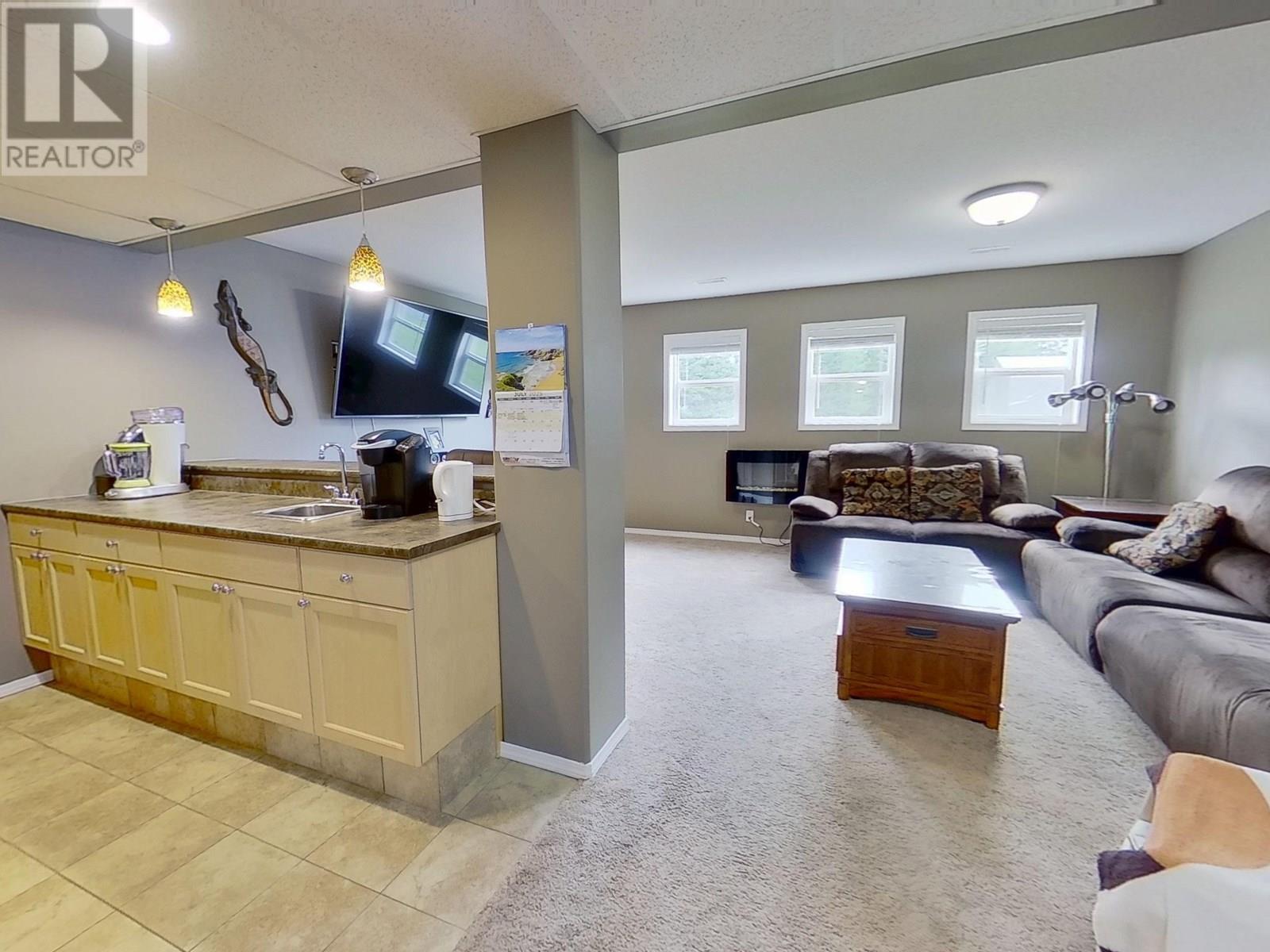 2802 OTTER ROAD, Quesnel