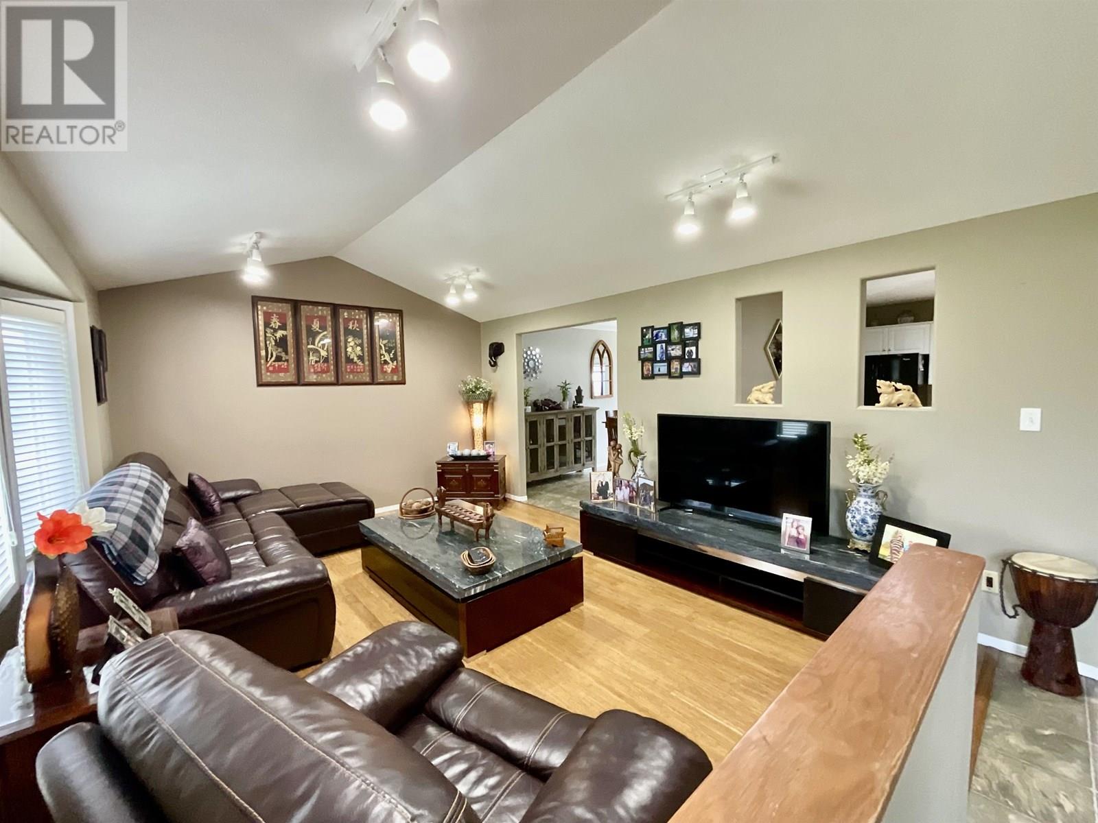 2802 OTTER ROAD, Quesnel